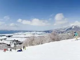 無料リフト券付き☆空いた時間に滑れます！