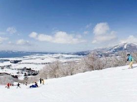 スキー場のインフォメーションでのお仕事☆
シフトは通しシフト固定になります！