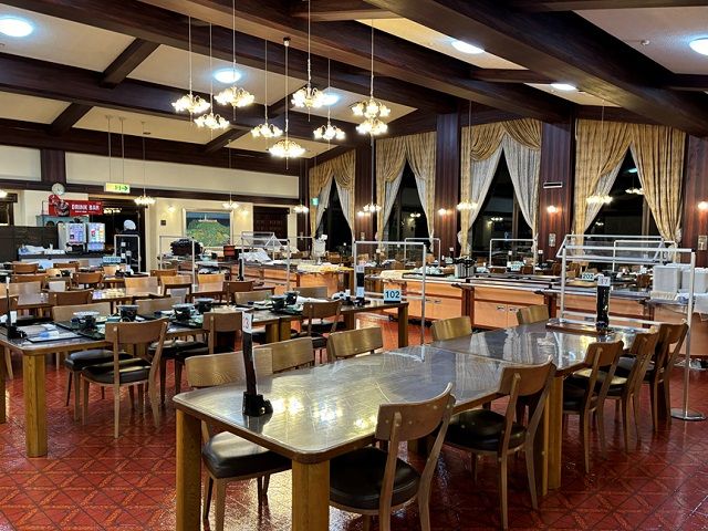 レストランの雰囲気♪優しい社員さんが多く、延長率高い職場です！