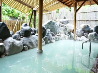 【北海道の人気温泉地！×生活費0円！】洗濯機付きの完全個室寮で生活環境◎
