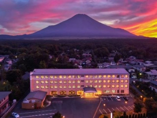 絶景に囲まれたホテルでのお仕事です。