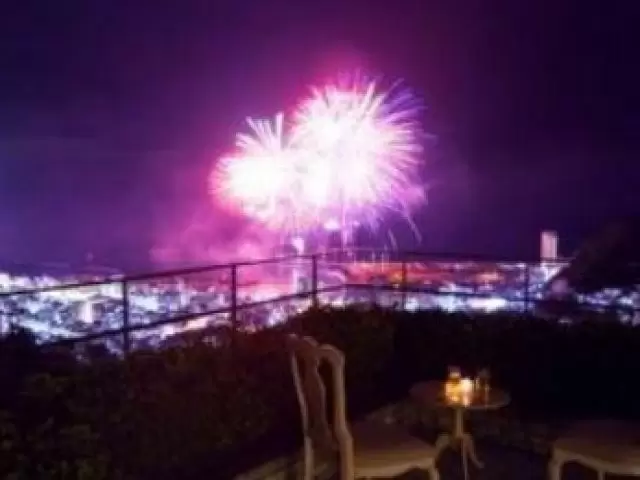 人気の熱海花火大会も見放題!