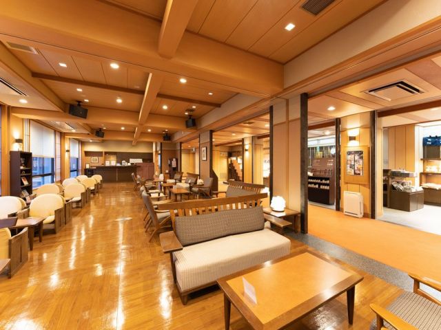 広々ラウンジが自慢です☆彡