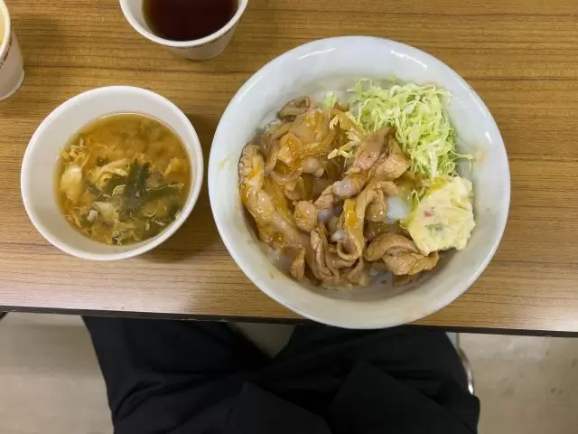 1食300円になりますがスタッフからの満足度はかなり高いです！