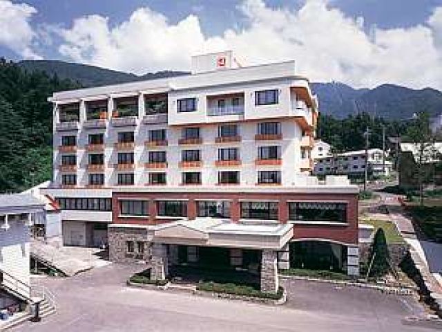 ～必要なのは笑顔と接客経験～
客室数750室の大規模ホテル(*'▽')