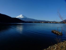 河口湖に浮かぶ逆さ富士☆