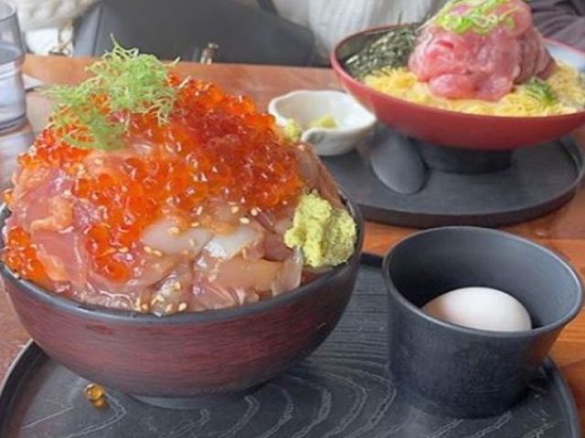 海が近いので、海鮮料理が美味しくお召し上がりいただけます！