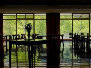 【夏×３食付×温泉入浴可】志賀高原のロッジでホールのお仕事です♪