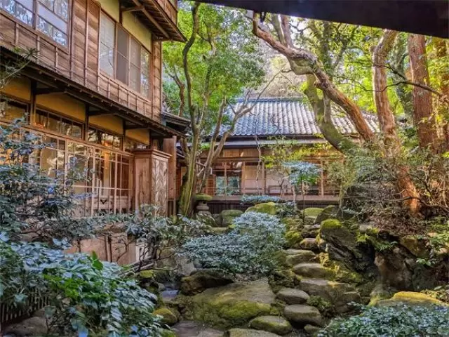 有形文化財に指定されている、美しい旅館で就業できます！