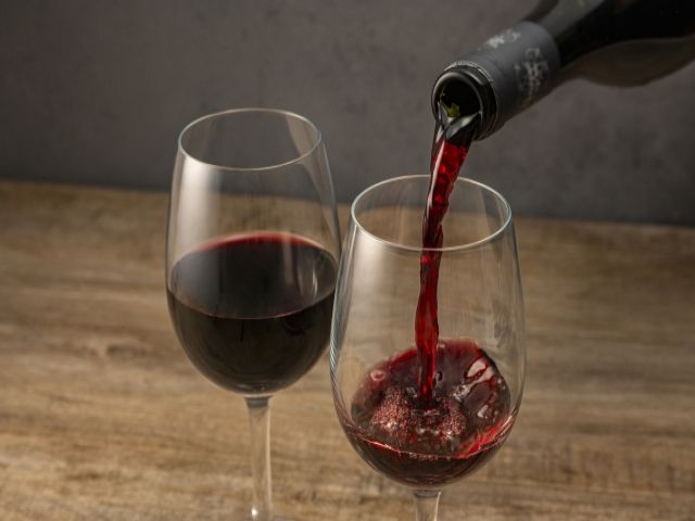 barラウンジ勤務のため、様々な方と出会えます☆