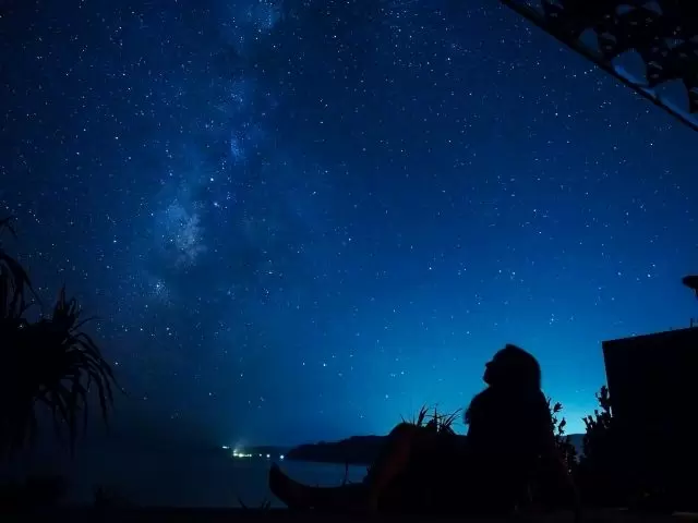 夜にはきれいな夜空が広がっています。