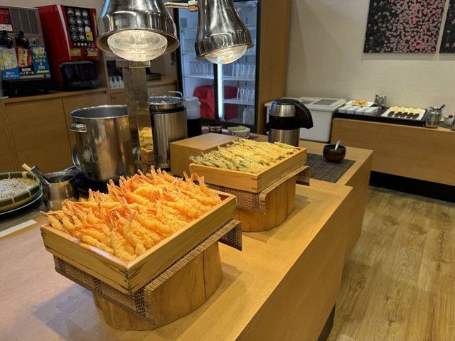 バイキングの調理に携わっていただきます。