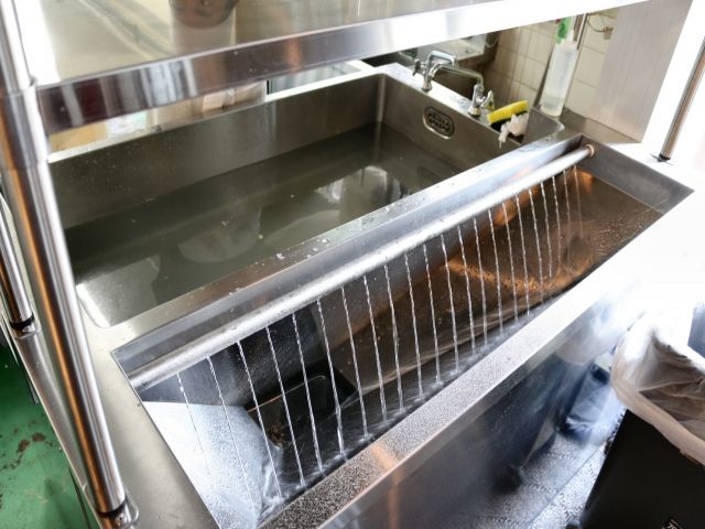 下がった食器の洗浄業務もあります！