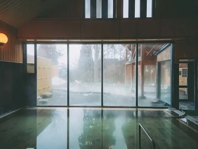 お仕事終わりの温泉も最高です♪寮内にもお風呂はあるのでその時の気分で選べます！！