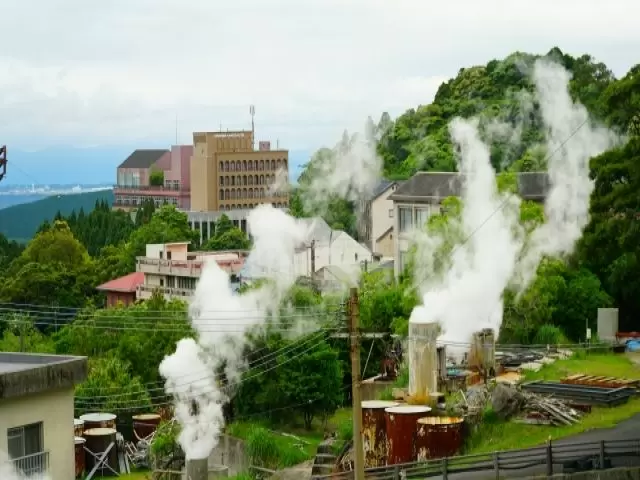 温泉巡りもいいですよね。