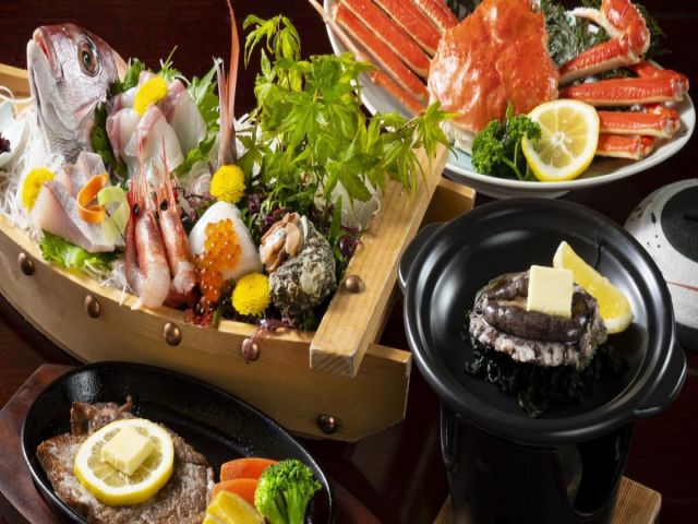 お仕事は盛り付けがメインです♪
難しいお仕事ではないので調理に興味があればOK♪