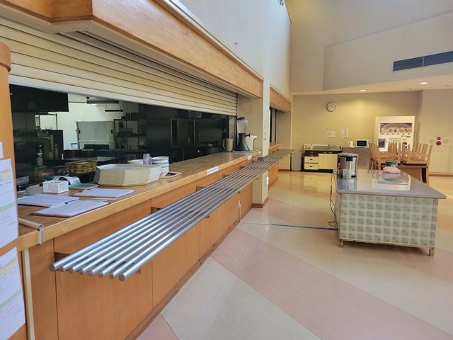 寮内の従業員食堂