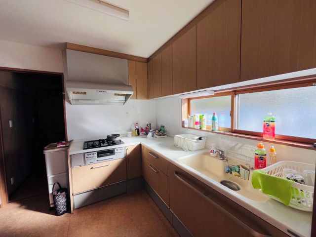 共同キッチンの設備は充実！自炊環境も整っています！