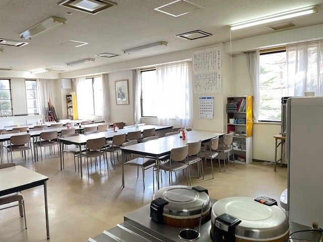 友達同士でご飯を食べることも出来る！
食堂はWi-Fiが使えます！