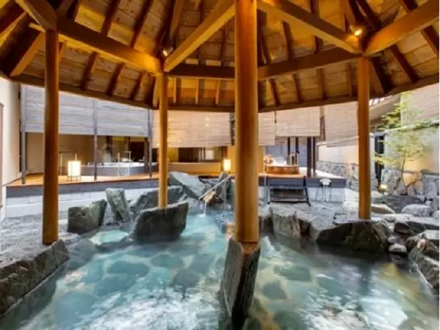 もちろん自慢の温泉も利用出来ます☆肌にも優しい”美人の湯”を堪能できますよ♪