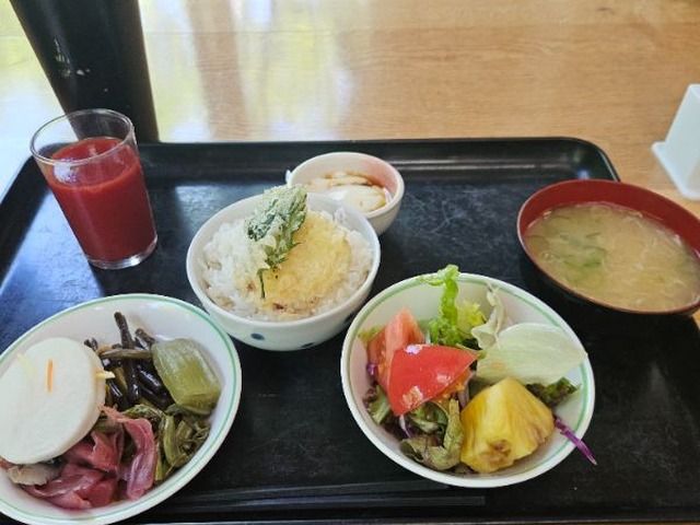 朝食のお写真！栄養バランスも考えられていそう！