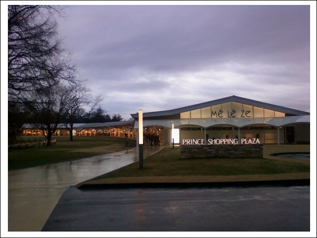 休日はショッピングもいかがでしょうか！？