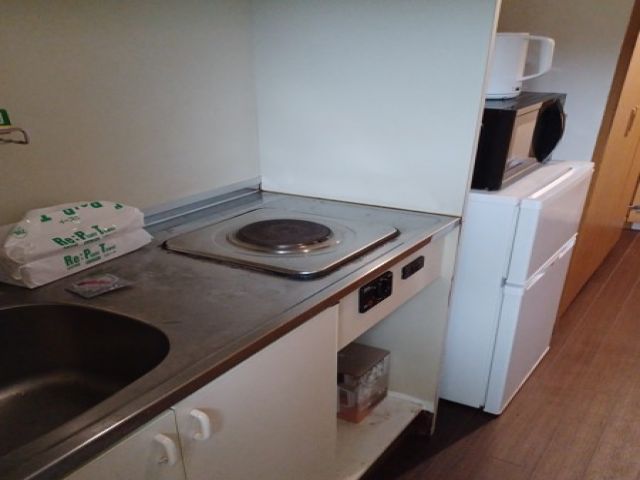 キッチン（電子コンロ）、冷蔵庫、電子レンジ付！
