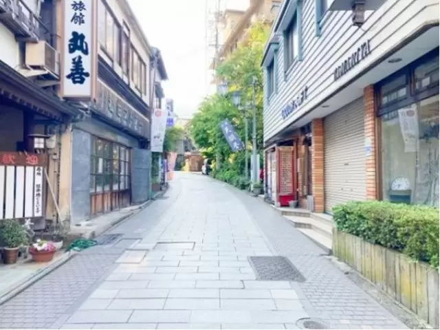 温泉街はレトロな雰囲気です！