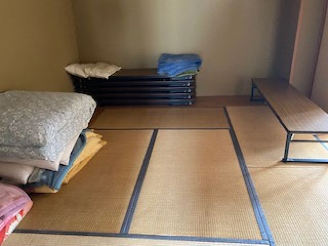寮は何か所かありますが、今の時期は個室利用可！
広々生活できます！