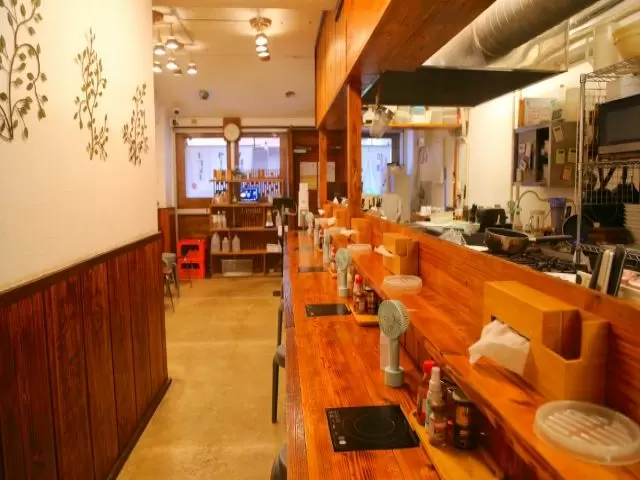 有名ラーメン店で調理やホール業務をしていただきます！
