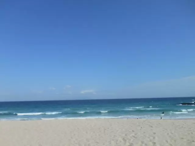 お休みの日にサーフィンや気分転換に海辺を散歩できます('ω')
