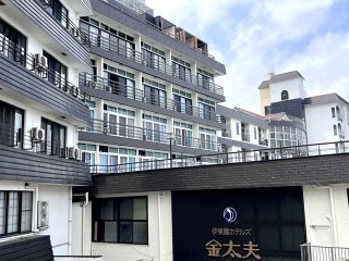 ホテルバイキングの調理補助に挑戦していただきます。
