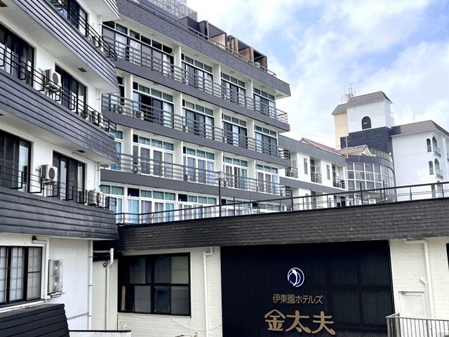 ホテルの外観です！石段街の上にあります！