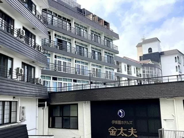 ホテルの外観です!石段街の上にあります!