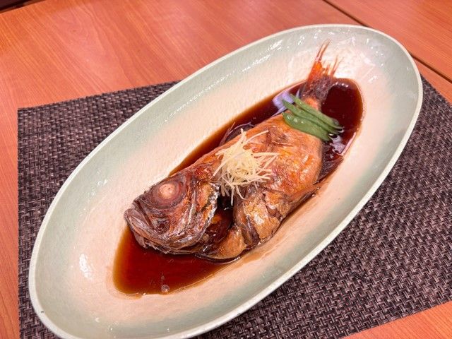 金目鯛の煮付けや、ステーキなどのメニューもございます。