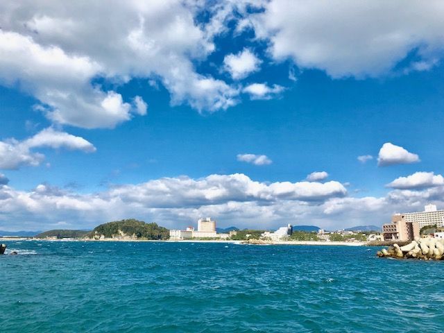 目の前が紀州海峡広がる絶景となってます♪