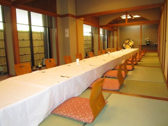 職場の様子です。接客業が中心のお仕事です。