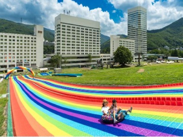 ＼夏のビックイベントも間近で雰囲気が味わえる！／
毎年人気の苗場求人です♪