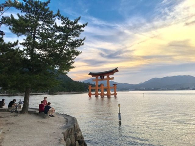 宮島での調理補助のお仕事です☆
人間関係も良く働きやすい環境です♪