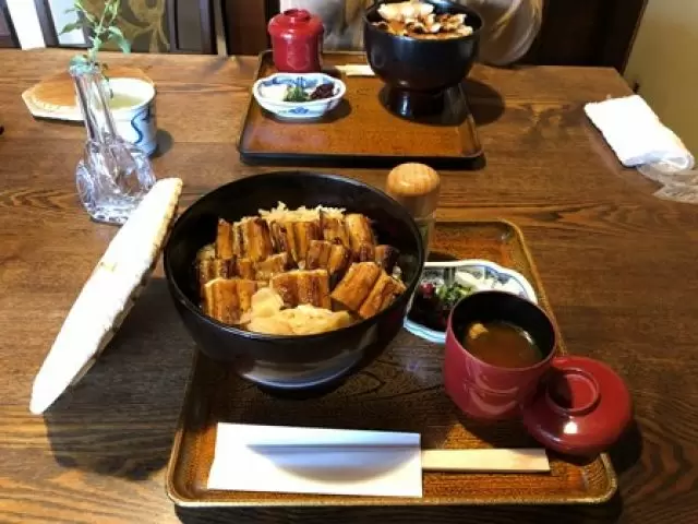 あなご飯やもみじ饅頭やお好み焼きなど、
広島の名物をぜひご賞味ください☆