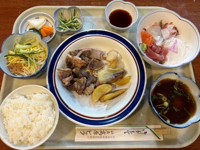 徒歩圏内にスーパーあります！生活には困りません。