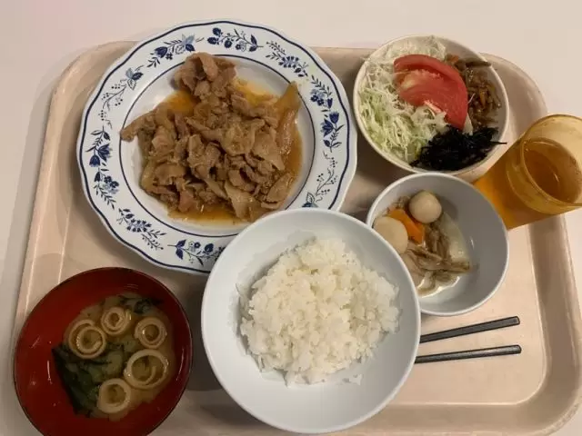 休日も含めて食事つき！！