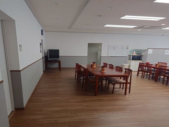 社員寮の従業員食堂でのお仕事！