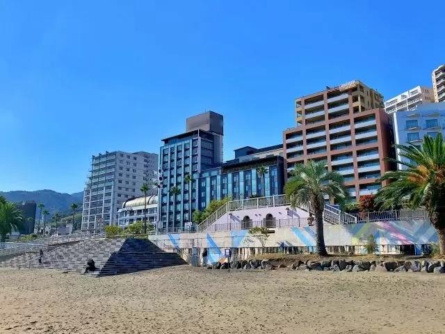 熱海を代表するビーチが徒歩5分★