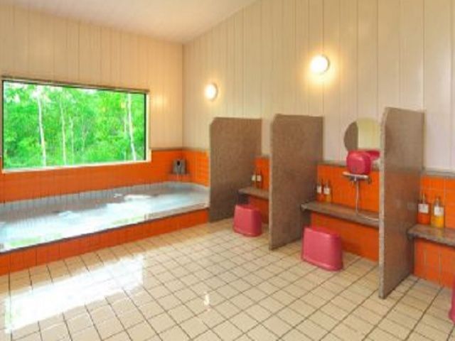 お客様用の大浴場が無料☆
仕事の疲れも癒せちゃいます!!