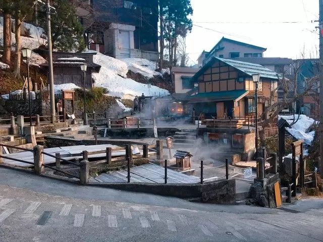 館内大浴場も利用可能ですが、野沢温泉内には外湯がたくさんあるので温泉巡りができます!!