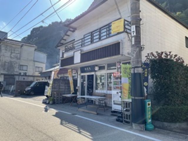 もちろんコンビニ風商店も有ります！！