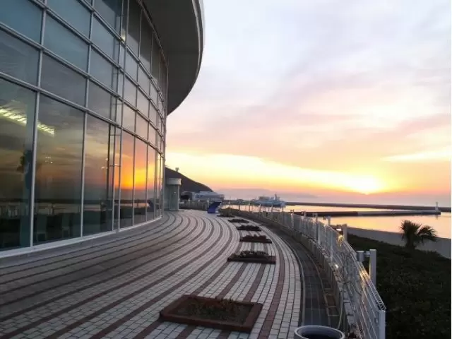 海が目の前のホテル！！
散歩をするだけでも気持ちいい伊良湖♪