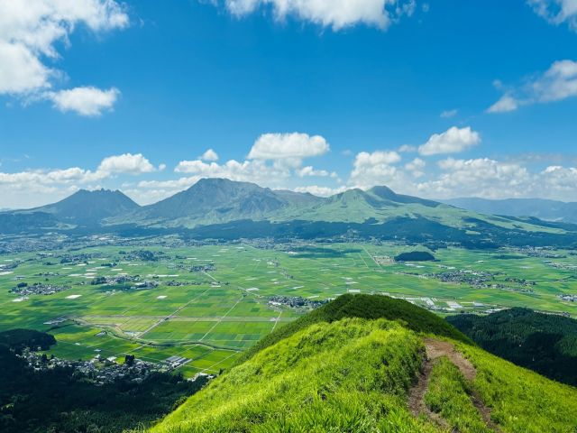 休日は阿蘇や熊本観光を楽しんでください！