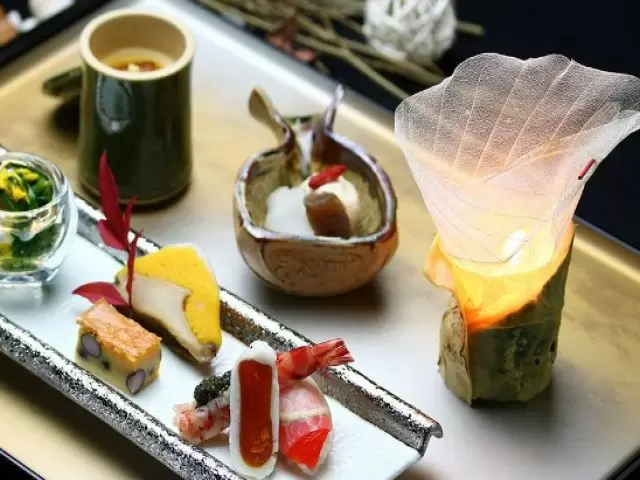 主に和会席料理の配膳業務を担当いただきます。